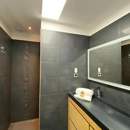 Beautiful 2br With Ac And Terrace Overlooking Ajaccios Bay Welkeys